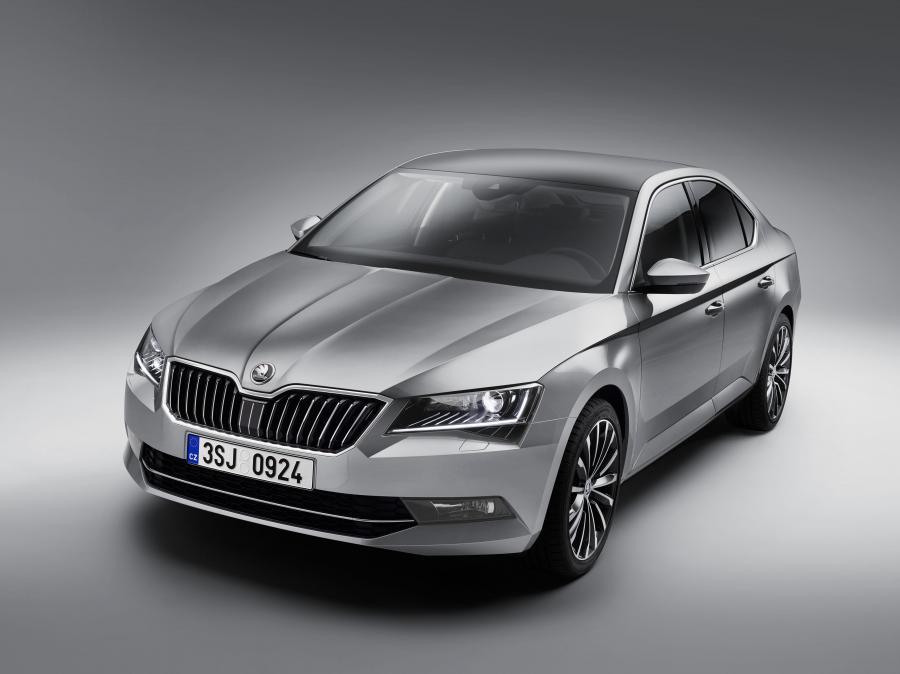  Skoda Superb 2015 года  (фото 18 из 27)